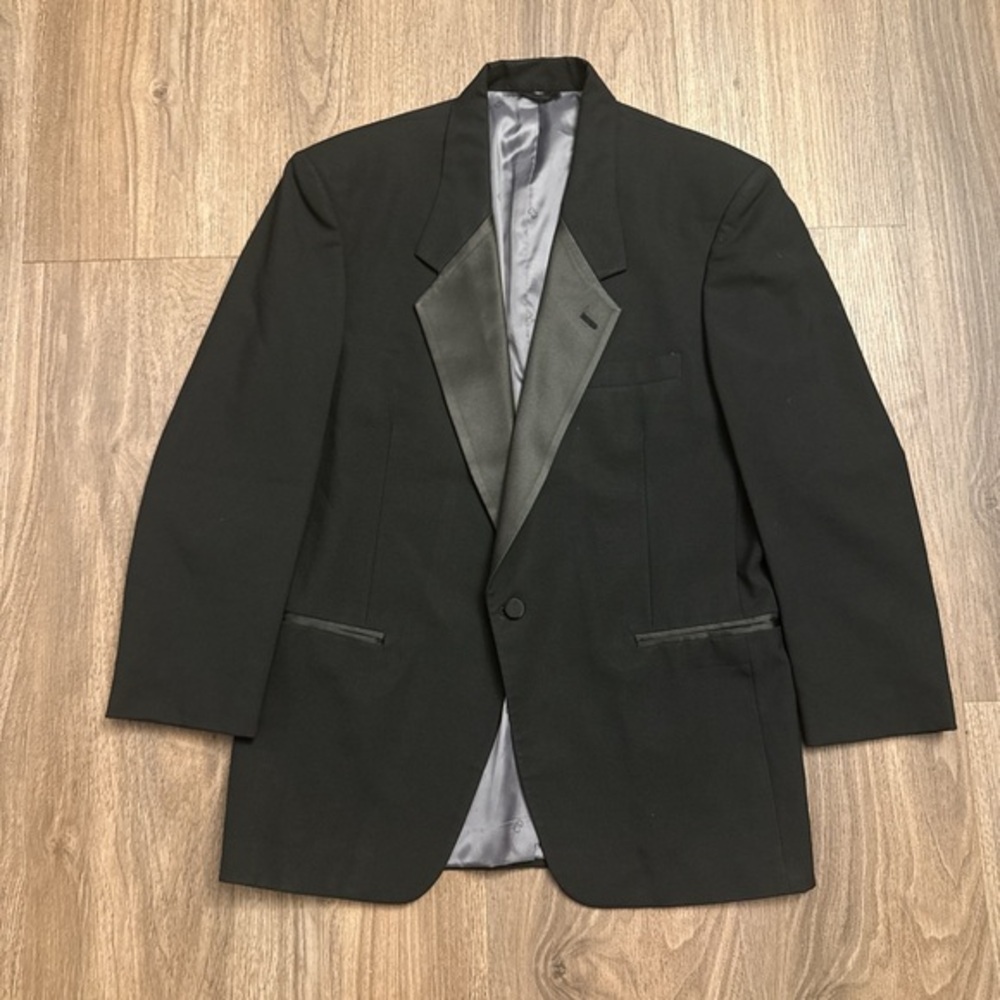 Christian Dior Made in the USA, black tuxedo jacket size 39R